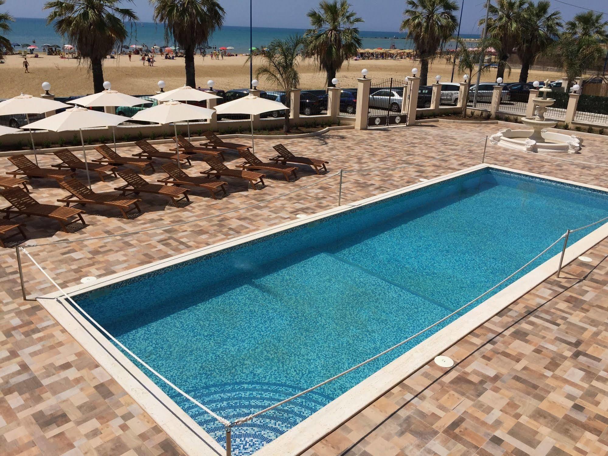 Hotel Riviera Palace Porto Empedocle Ngoại thất bức ảnh