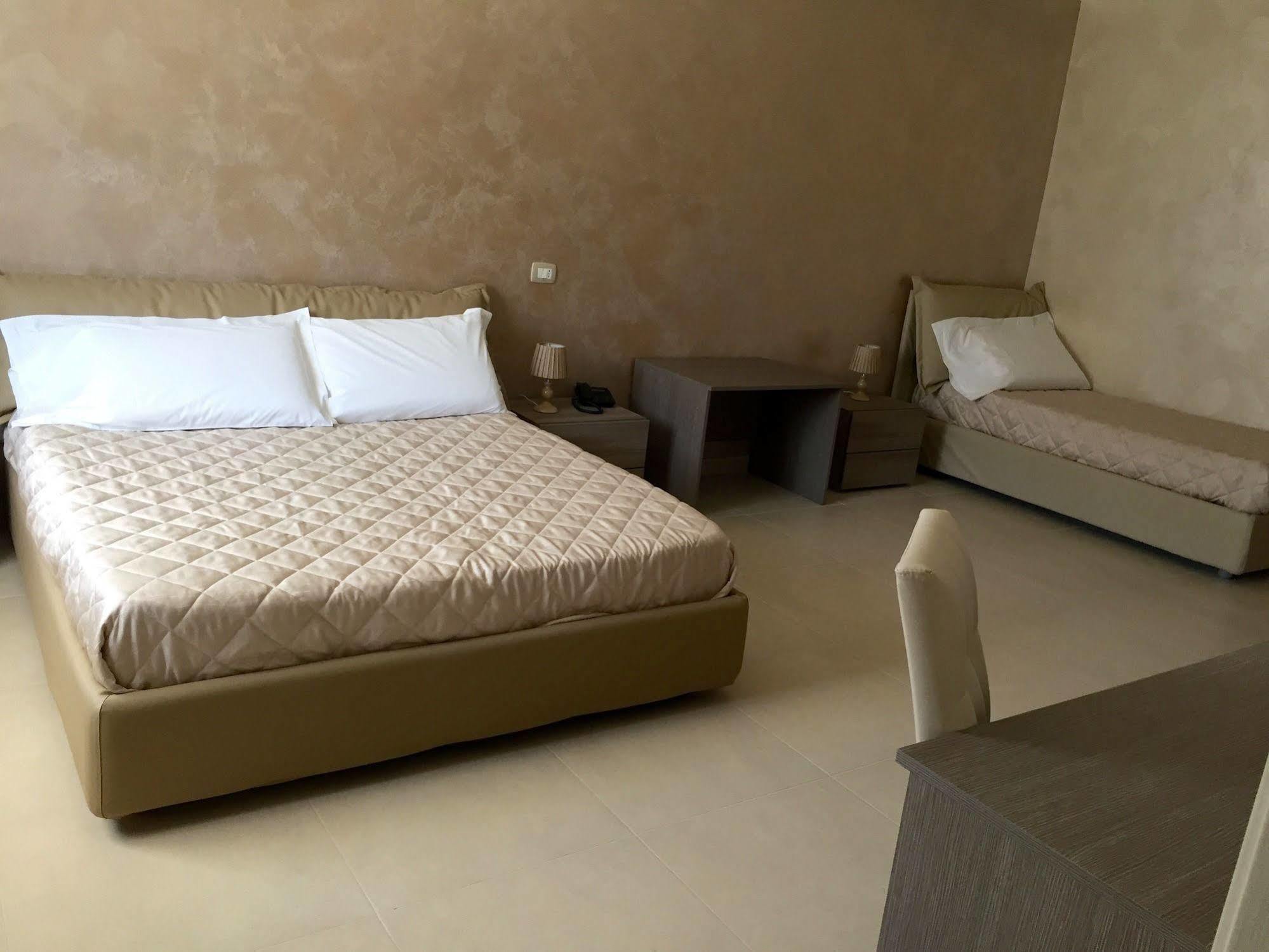Hotel Riviera Palace Porto Empedocle Ngoại thất bức ảnh