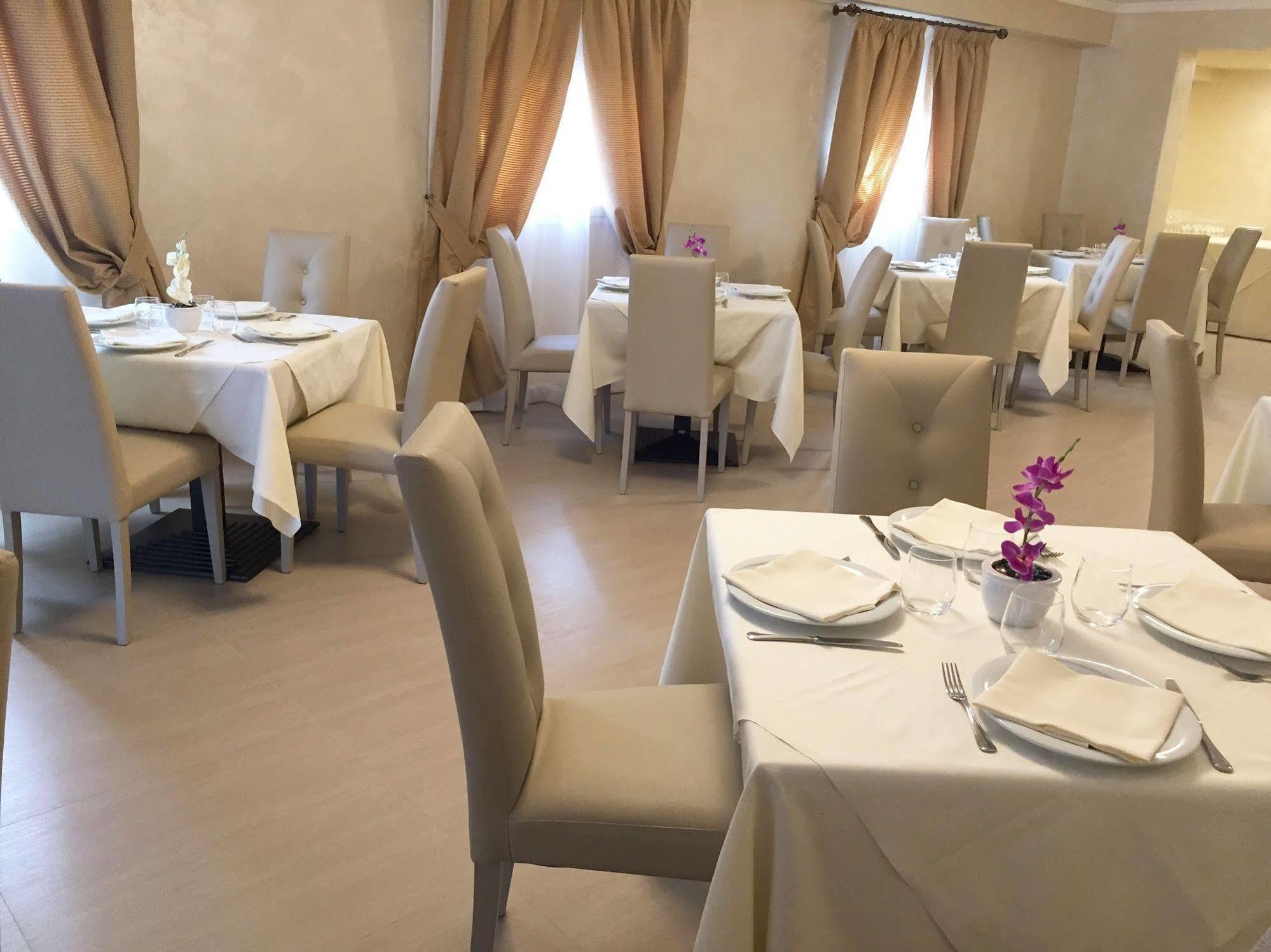 Hotel Riviera Palace Porto Empedocle Ngoại thất bức ảnh